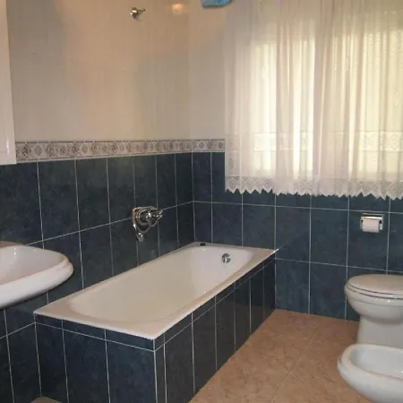 - 3 Bedrooms - 0423 Bueu